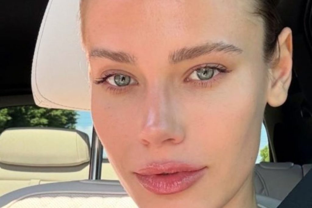 Chi è Aleksandra Korotkaia, la splendida Madre Natura di Ciao Darwin 9 Aleksandra Korotkaia, la...