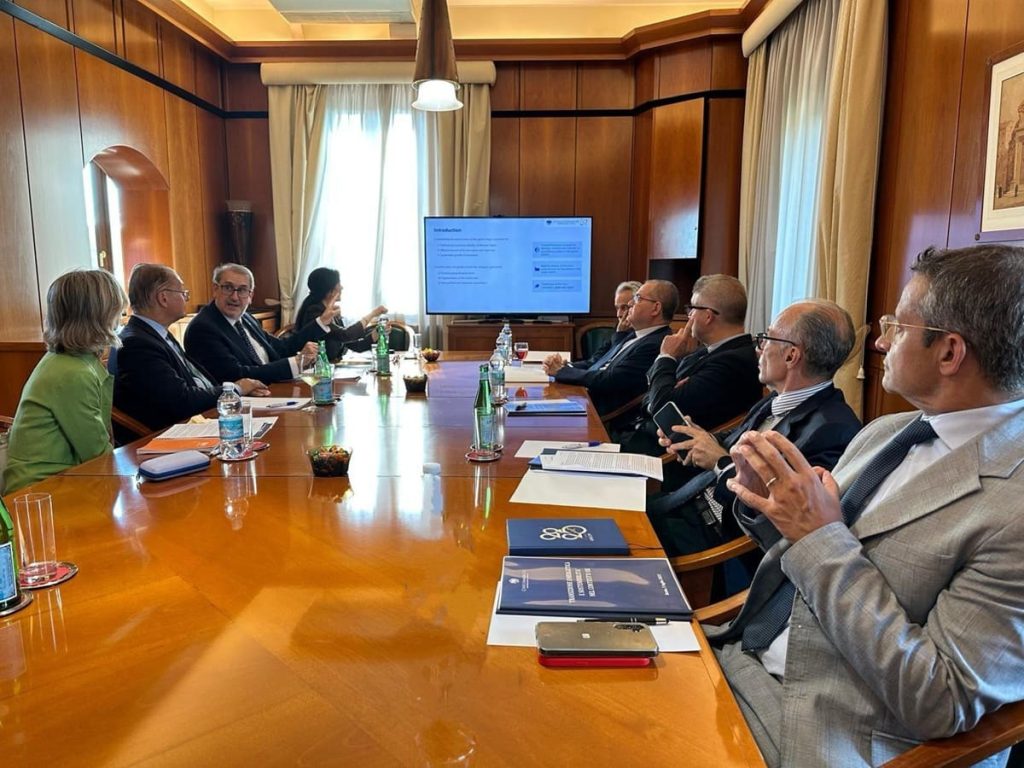 Confcommercio dialoga con consigliere di Ursula von der Leyen su sfide ambientali attuali.