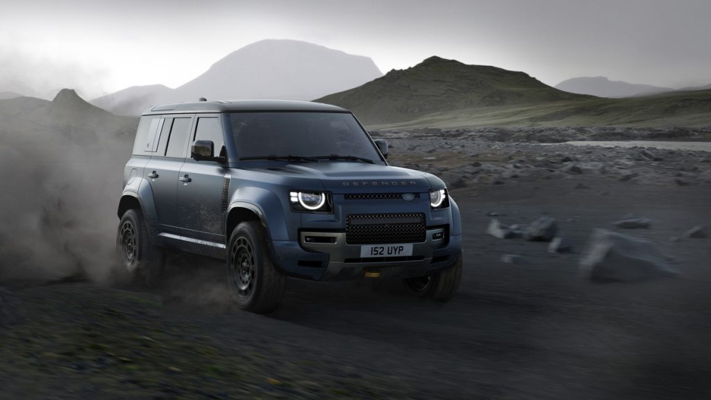 Land Rover Defender: innovazioni tecnologiche e design rinnovato per una guida senza pari.