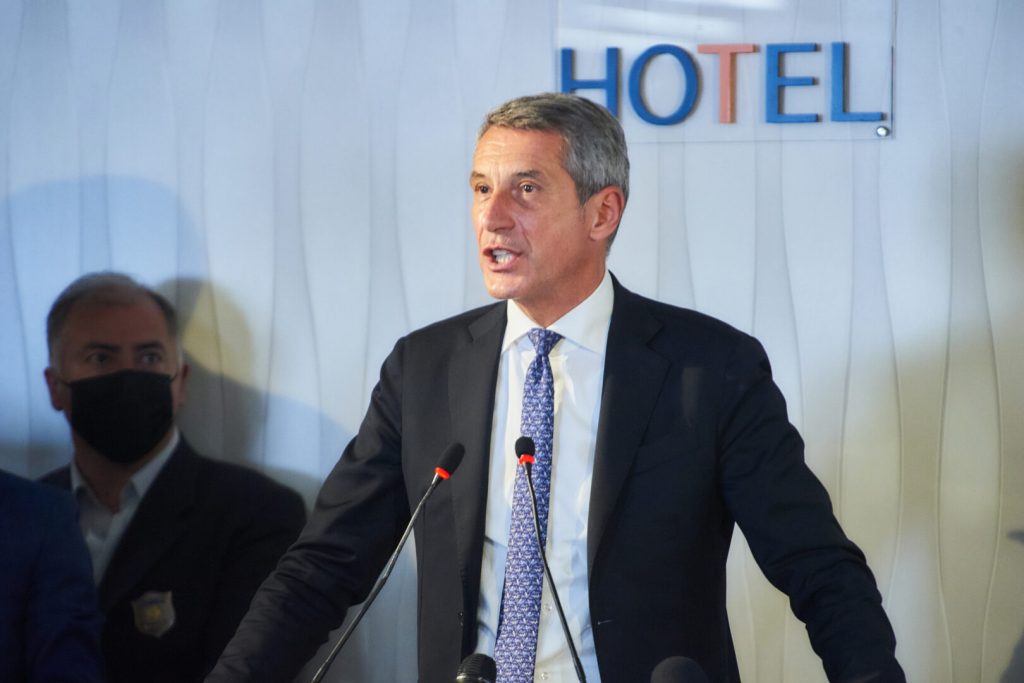 Antonio De Poli è stato eletto nuovo segretario dell'UDC, promettendo un rinnovamento del partito...