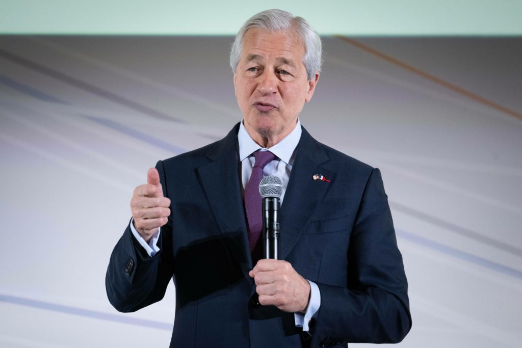 Jamie Dimon, CEO di JP Morgan Chase da vent'anni, ha recentemente rilasciato un'intervista al Sole...