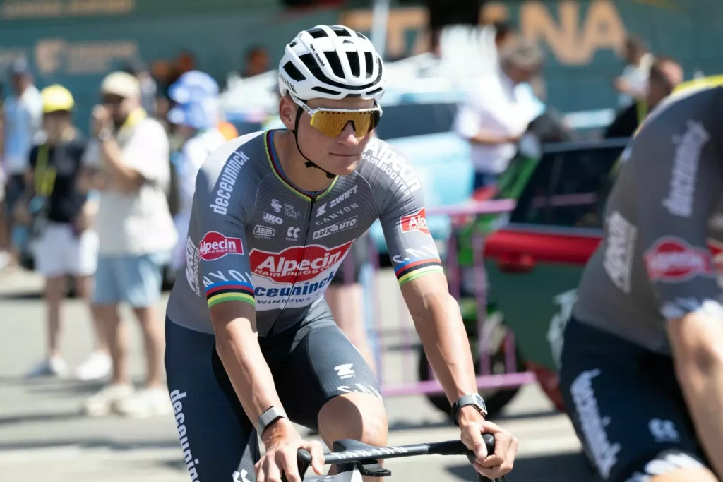 Van der Poel costretto al ritiro dal Tour de France a causa di una polmonite.