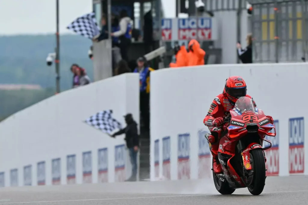 Marc Marquez Trionfa al Gran Premio di Germania SACHSENRING (GERMANIA) – Marc Marquez, pilota...
