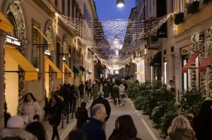 Regali di Natale 2024: enogastronomia, bellezza e moda tra le idee più amate