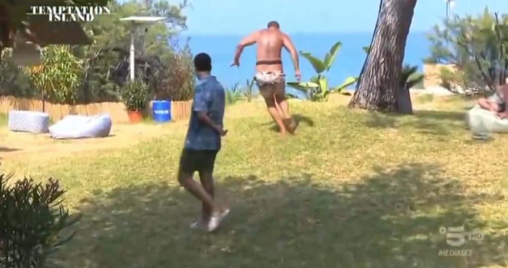 Antonio in fuga a Temptation Island 2025: il suo ritorno inaspettato! Video Witty Tv.