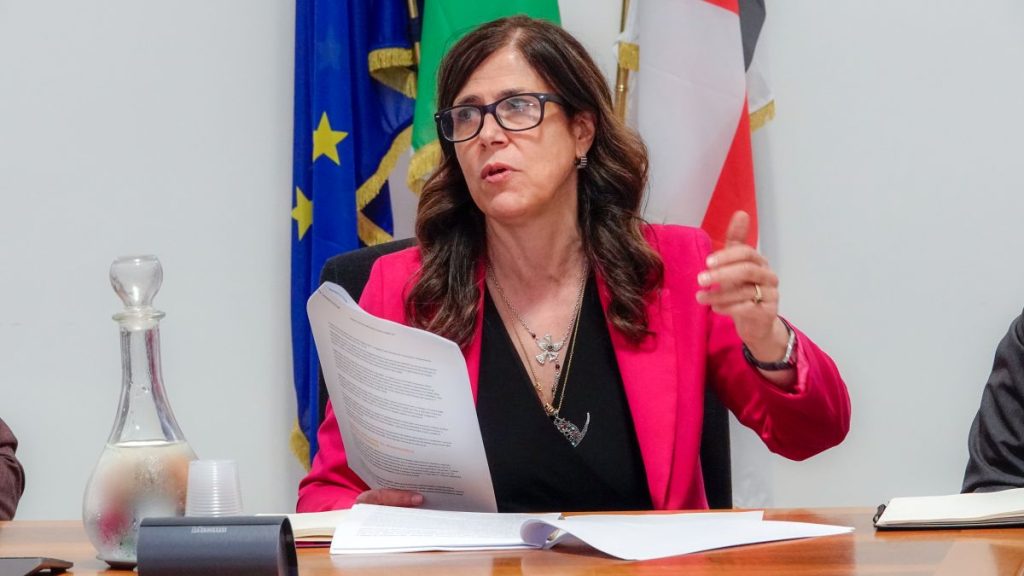 Governo impugna legge sul Comparto unico: una mossa politica controversa e preoccupante.