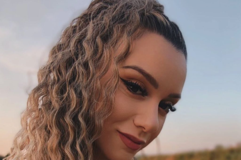 Chi è Beatrice Bliss Pericoli, la Giovane Protagonista di Ciao Darwin 9 Beatrice Bliss Pericoli sta...