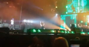 Tragedia per il cantante: il figlio di 20 anni è scomparso prematuramente.