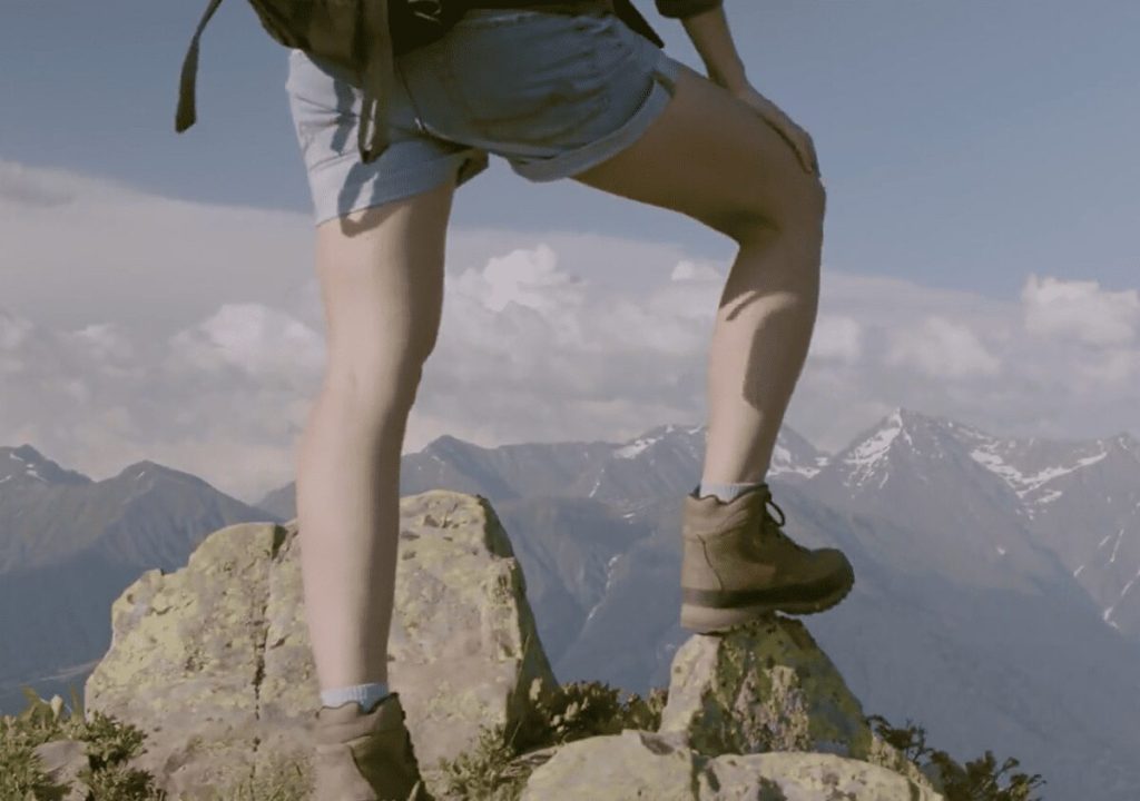 La montagna: benessere e cura, ma occhio ai pericoli della vita in alta quota.
