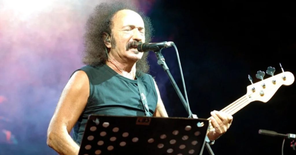 Addio a un’icona della musica italiana: il Paese piange una leggenda.