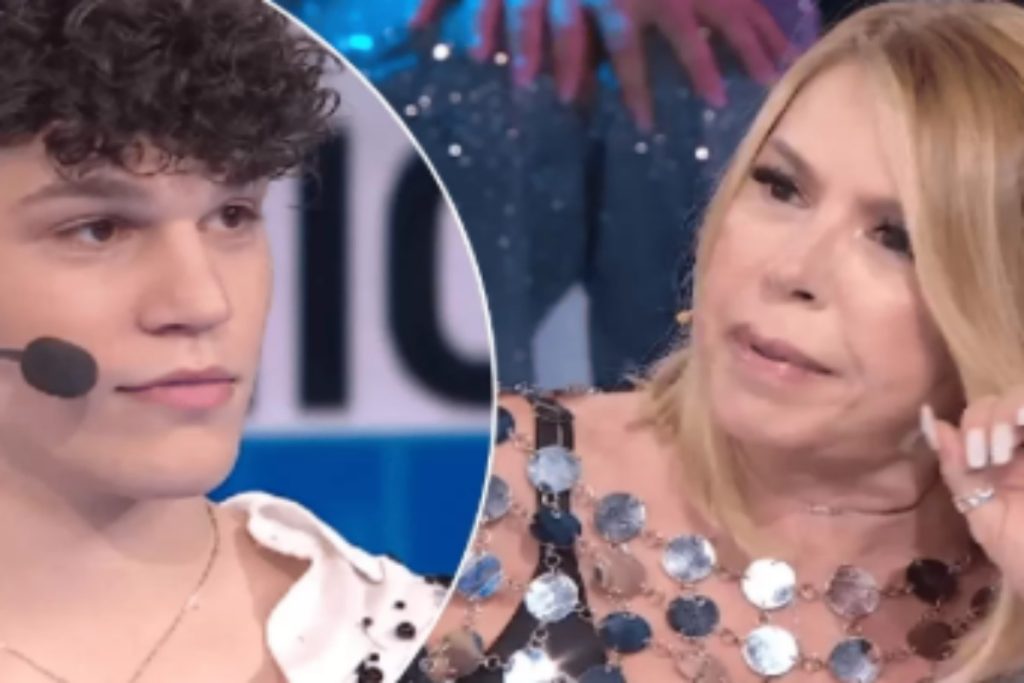 Anna Pettinelli e Nicolò Filippucci: Un'incontro Emozionante dopo Amici 24 Anna Pettinelli, storica...