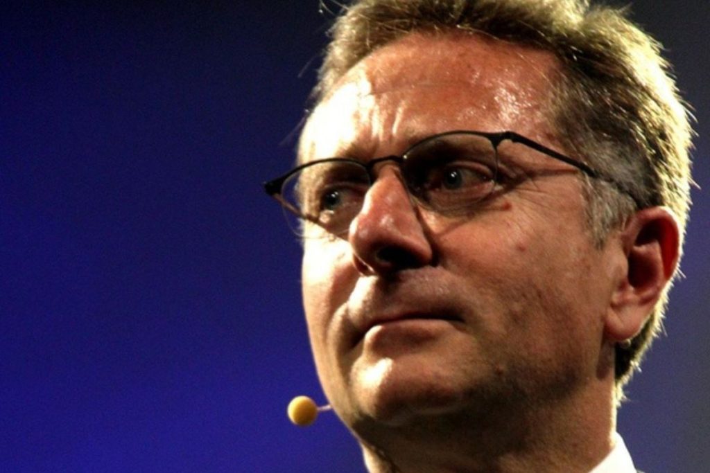 Ciao Darwin 9: Lavoratori contro Influencer, Madre Natura incanta in replica del 26 luglio 2025.