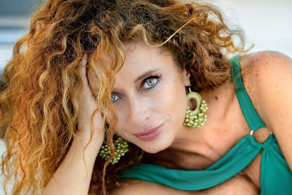 Valentina Persia: Un Amore Tragico e la Forza di Rinascere La Storia di Valentina Persia e il Lutto...