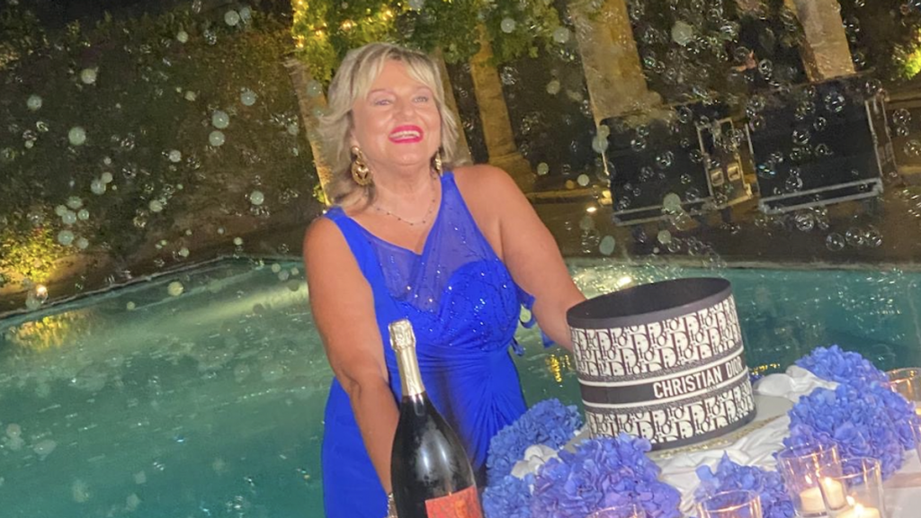 Monica Setta: Un Compleanno Speciale tra Stile e Glamour Monica Setta ha festeggiato i suoi 16 anni...