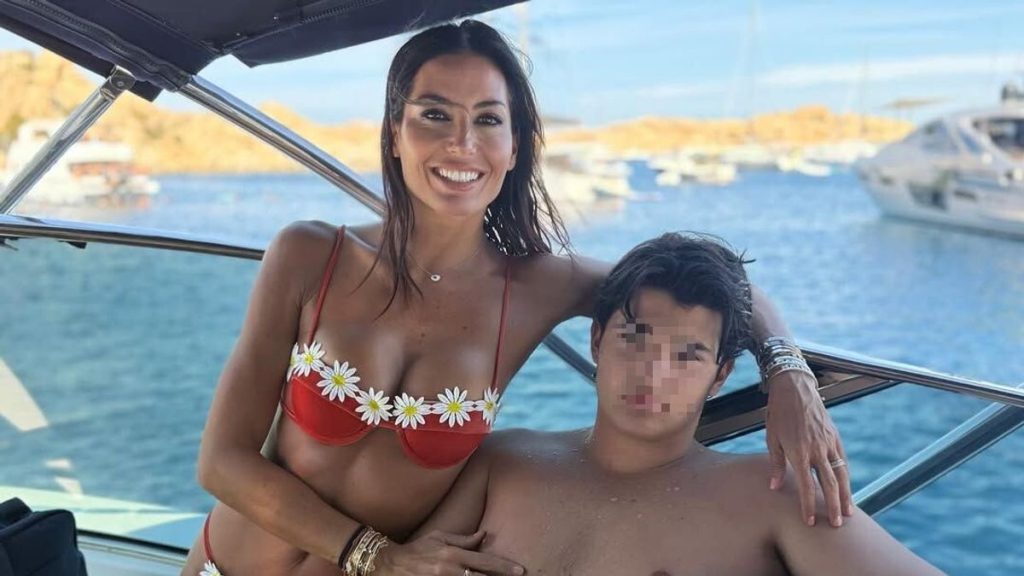 Elisabetta Gregoraci e Nathan Falco: vacanze da sogno tra relax e divertimento!