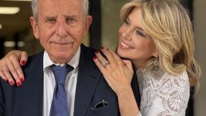 Una Storia d'Amore Duratura Benvenuti nel mondo affascinante di Benedicta e Maurizio, una coppia che...