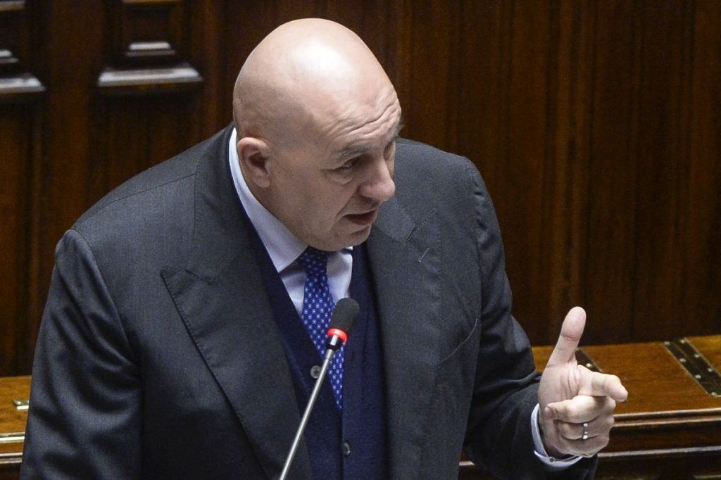 Crosetto: Articolo 5 non esclude il contributo dei Volenterosi in Ucraina.