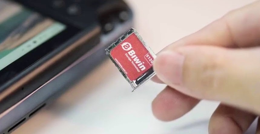 Nuovo Mini SSD: Il Futuro della Memoria Estesa Le schede MicroSD sono piccole ma lente, mentre le...