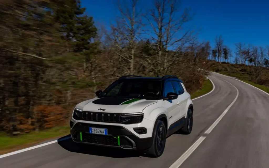 Jeep Avenger: Trionfo nel Mercato Italiano Un Mese di Successi per Jeep TORINO (ITALPRESS)...