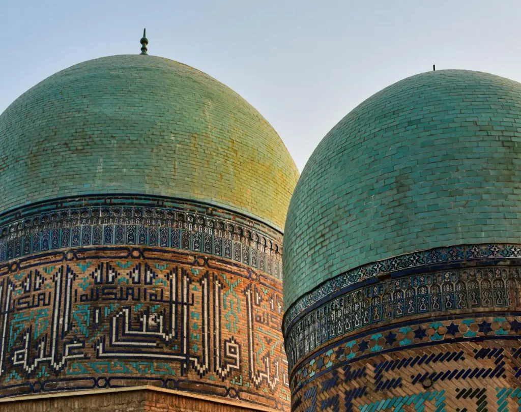 Crescita del turismo italiano in Uzbekistan prevista per il 2025: opportunità e tendenze emergenti.