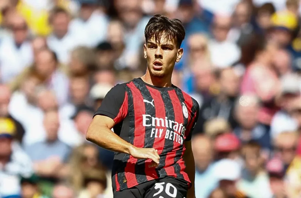 Ardon Jashari: Il Nuovo Volto del Milan e le Sue Prime Sensazioni Un Sogno Che Si Realizza Milan...