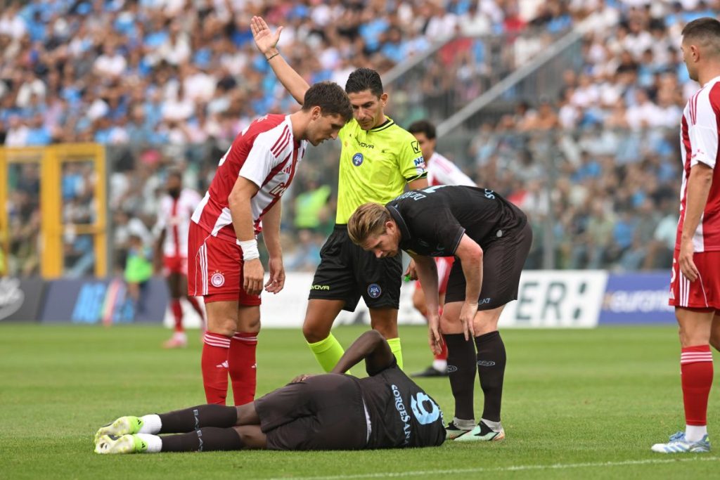 Napoli colpito: Lukaku out per lesione grave al retto femorale.