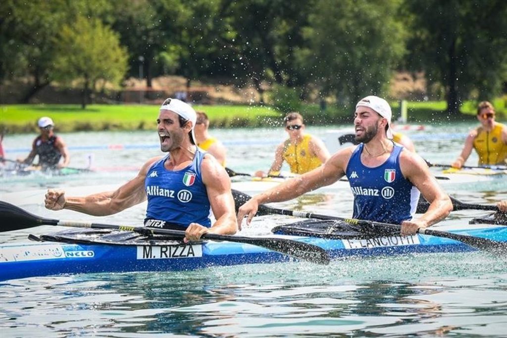 Il K4 punta alle medaglie ai Mondiali di canoa: attesa per la finale.