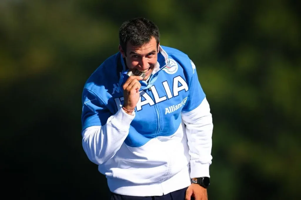Di Liberto conquista l’argento ai Mondiali di canoa, un trionfo per l’Italia.