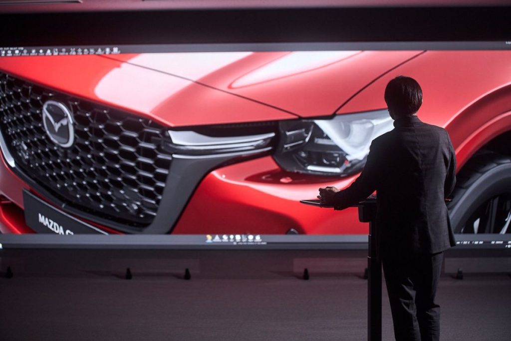 Mazda: Design umanocentrico che mette al centro l’esperienza di guida e le emozioni dell’utente.