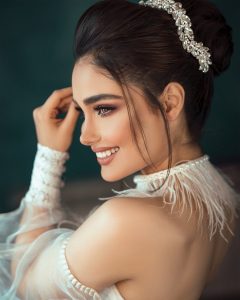 Il giorno del tuo matrimonio è un'occasione memorabile e avere il trucco da sposa perfetto è...