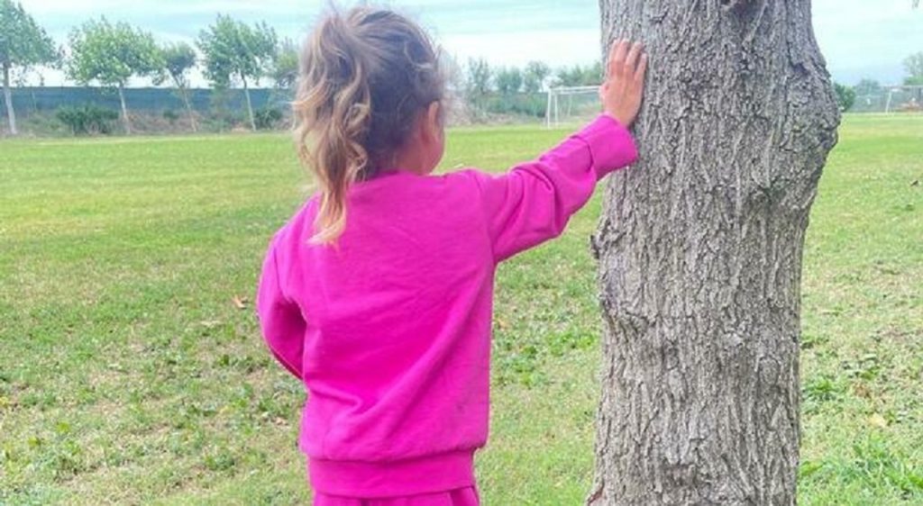 Maddy torna a casa dopo due anni: l’emozione di portarla al mare è unica.