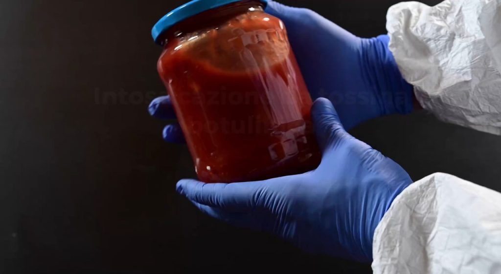 Guida essenziale per identificare conserve potenzialmente a rischio di botulismo.