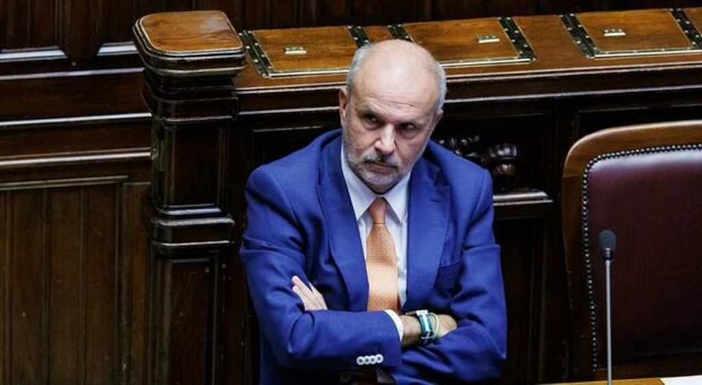 Sanità: Schillaci pronto a eliminare il comitato, polemica sui consulenti no-vax cresce.