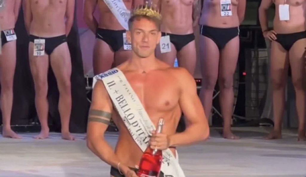 Alessandro Cignarale trionfa nel concorso Il Più Bello d’Italia, portando a casa il titolo.