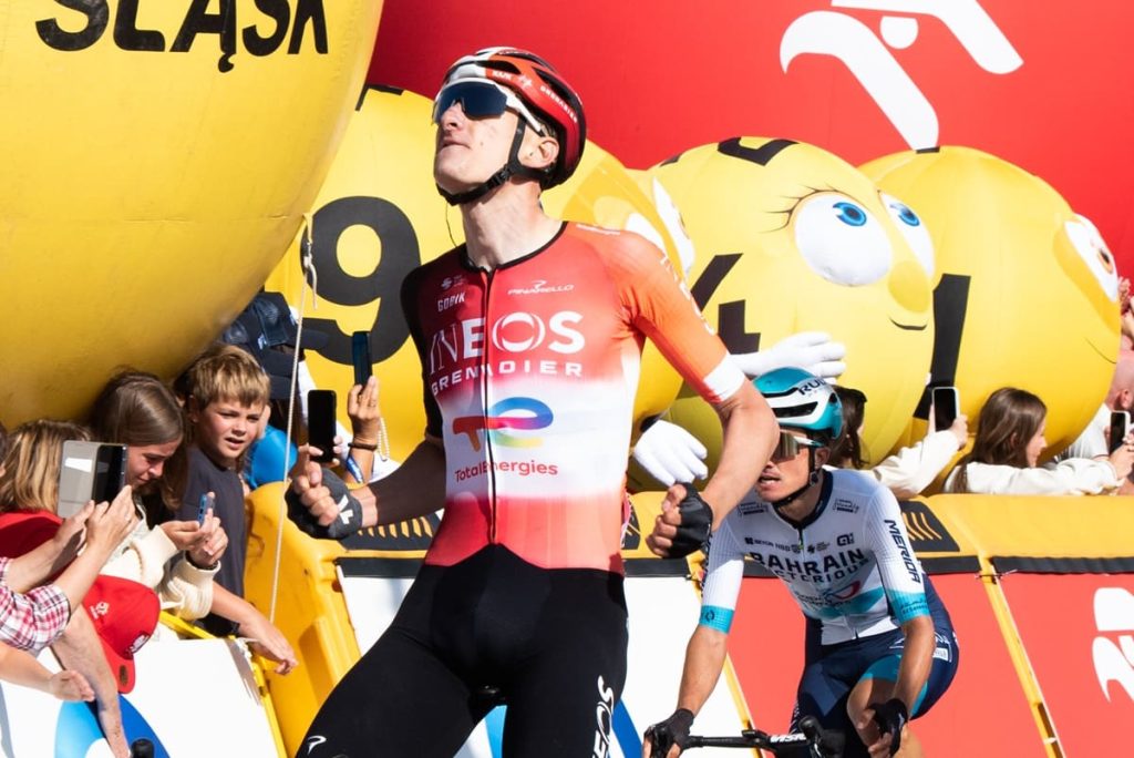 Turner trionfa nella quarta tappa della Vuelta; Gaudu conquista la maglia rossa.