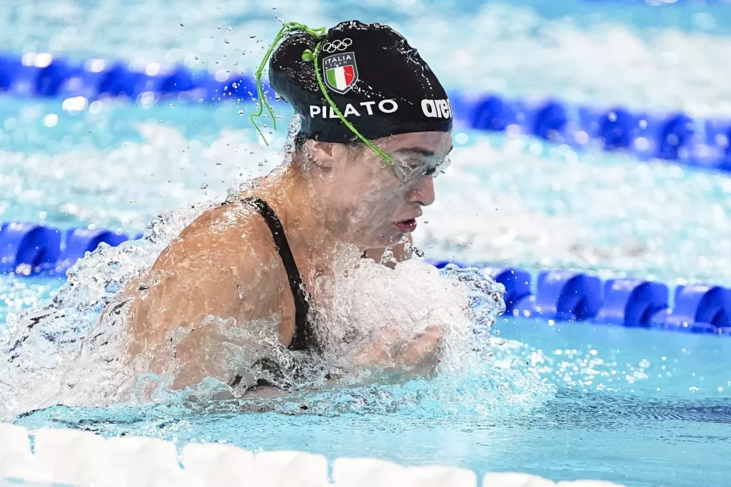 Benedetta Pilato Conquista il Bronzo nel Nuoto ai Mondiali di Singapore SINGAPORE (ITALPRESS)...