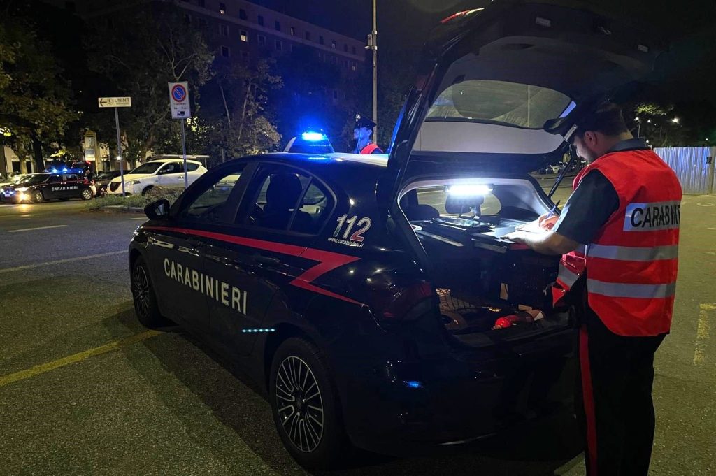 Controlli Carabinieri a Napoli: sequestrati gioielli e slot machine nei campi rom