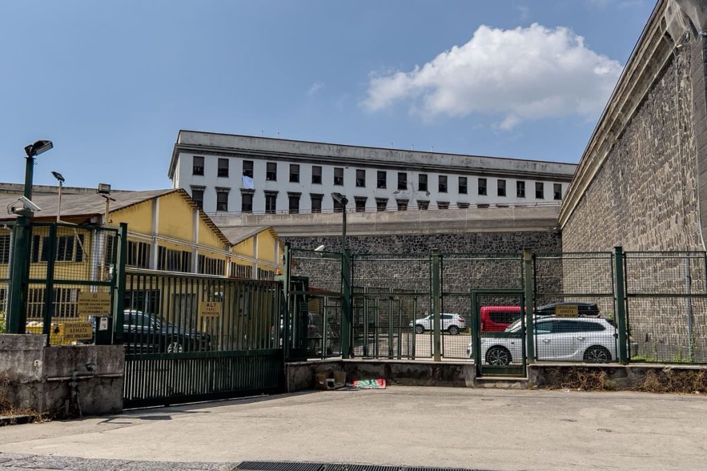 Evasi dal carcere di Poggioreale: catturati due detenuti in fuga a Napoli