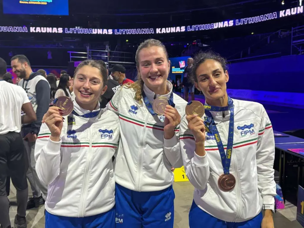 Tognetti conquista il bronzo al Mondiale di pentathlon moderno, Italia oro a squadre a Kaunas.