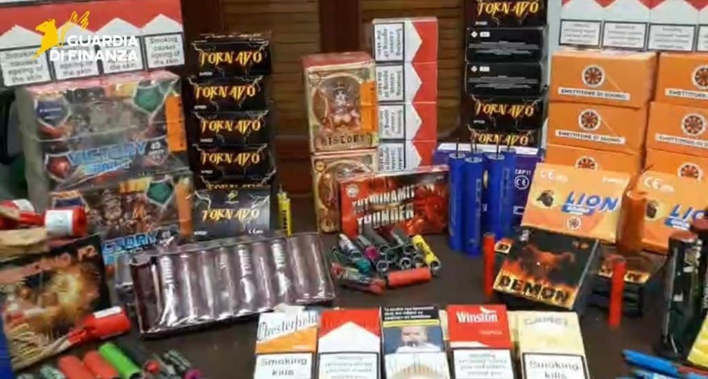 Sequestro di sigarette di contrabbando e fuochi d’artificio illegali nel Foggiano.
