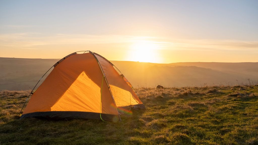 Top destinazioni per campeggio nel Regno Unito quest’estate: scopri i luoghi imperdibili!