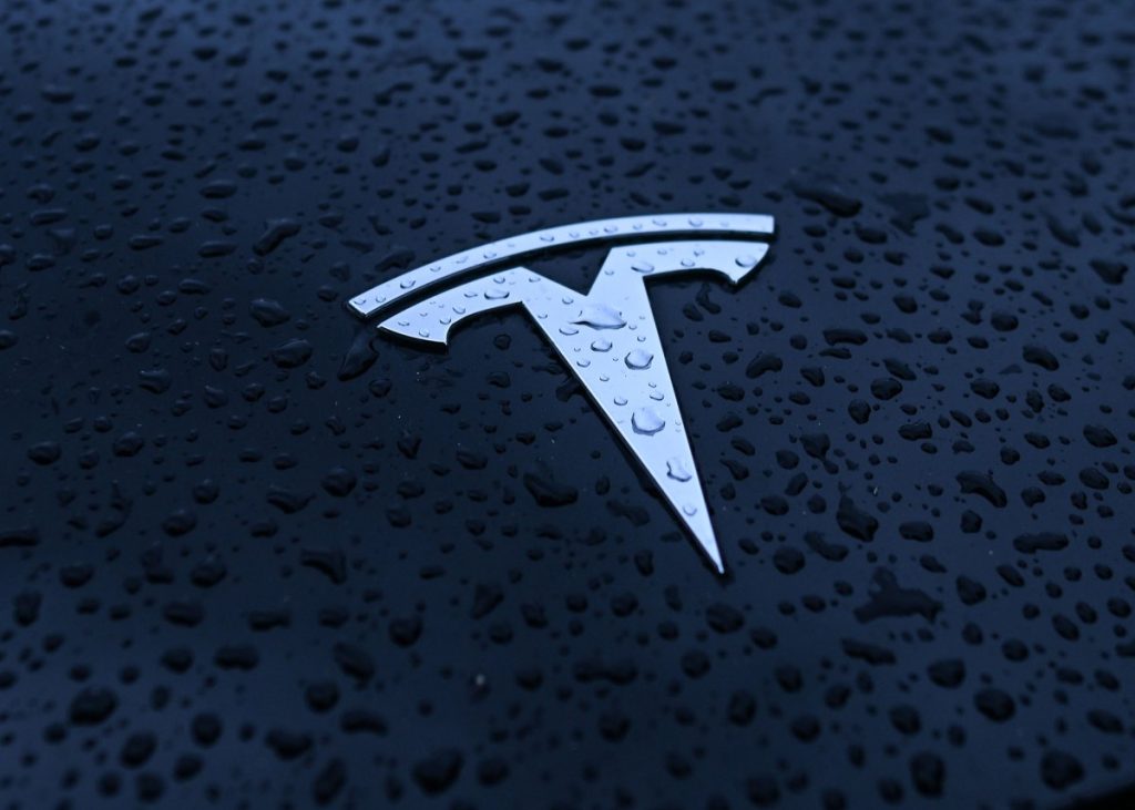 Tesla Chiede Annullamento del Verdetto Milionario sul Sistema Autopilot Tesla ha recentemente...