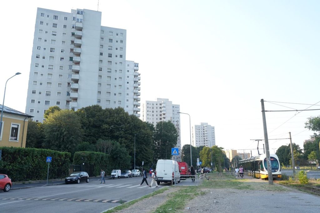 Madre di due ragazzi coinvolti in incidente mortale a Gratosoglio arrestata a Milano.