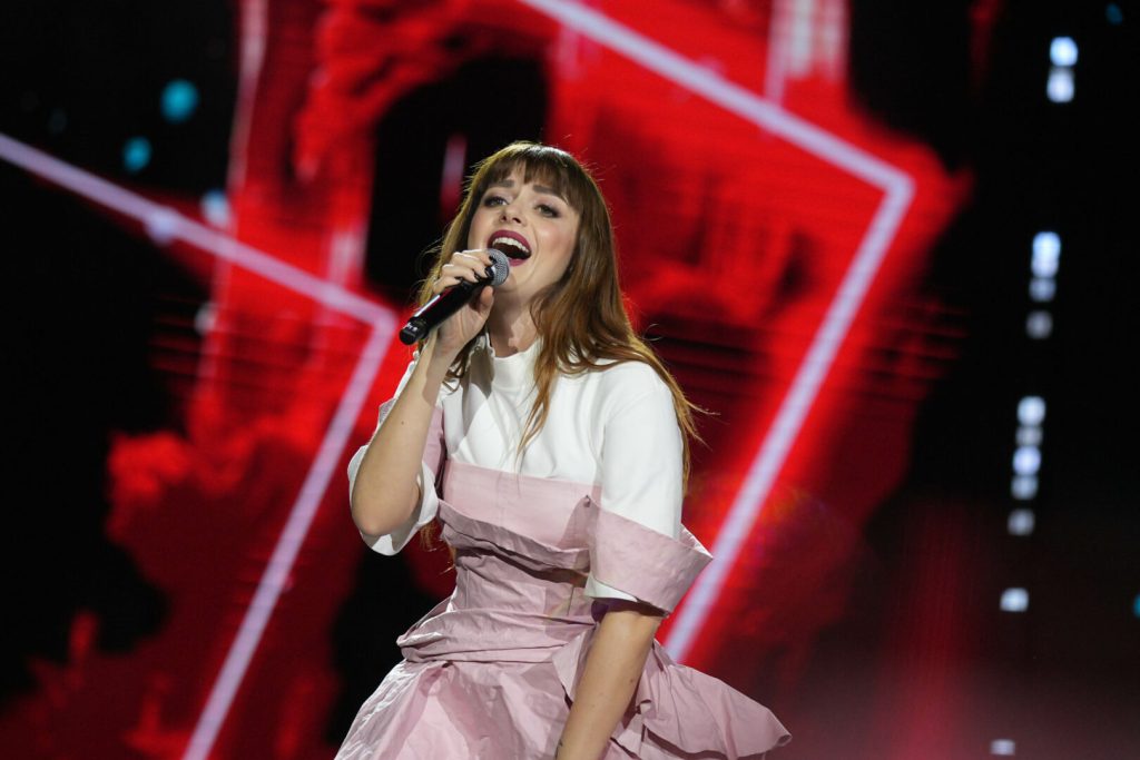 Annalisa Scarrone, talentuosa artista italiana, celebra i suoi 40 anni il 5 agosto con l'uscita del...