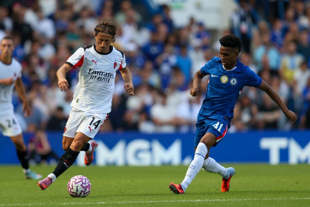 Milan perde 4-1 contro Chelsea, Modric debutta: una serata da dimenticare per i rossoneri.