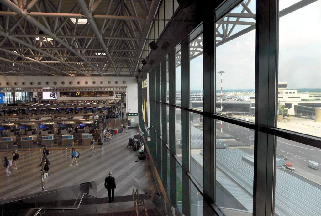 Voli da Malpensa a Israele: Leonardo smentisce segnalazioni su armi non verificate.