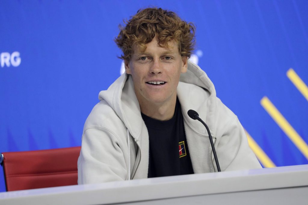 Jannik Sinner riflette sulla finale degli US Open e guarda al futuro NEW YORK (STATI UNITI) - In una...