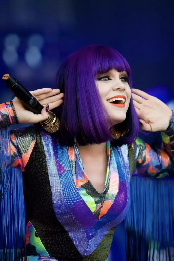 20 Costumi di Halloween: Capelli Viola per un Look Audace e Divertente (pagina 3)