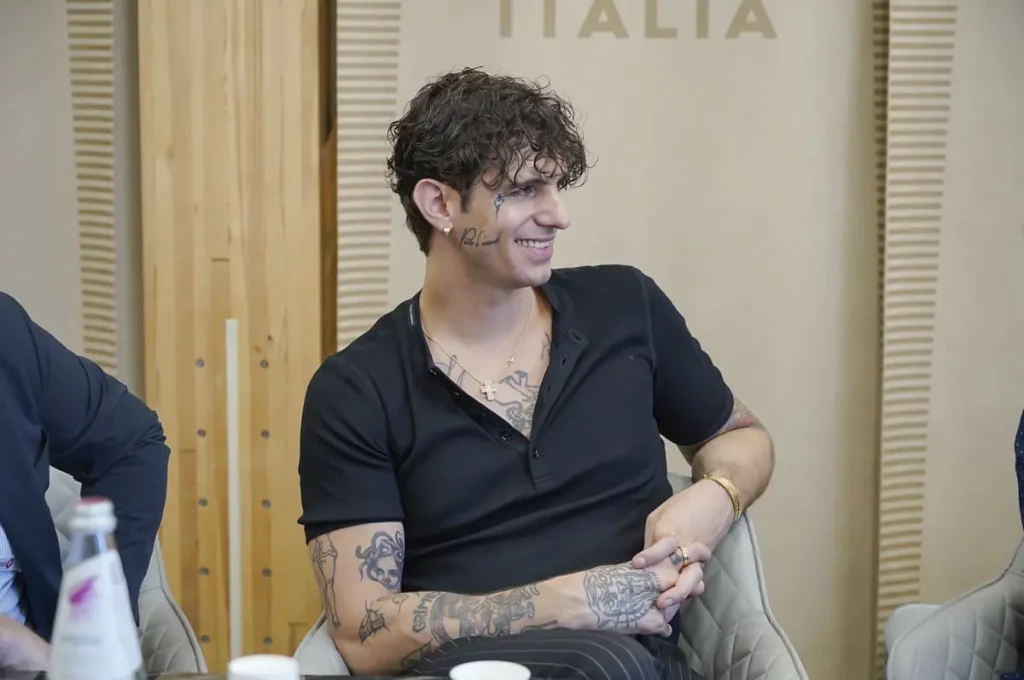 Achille Lauro incanta 12.000 fan all’Arena Matsuri di Expo Osaka 2025.