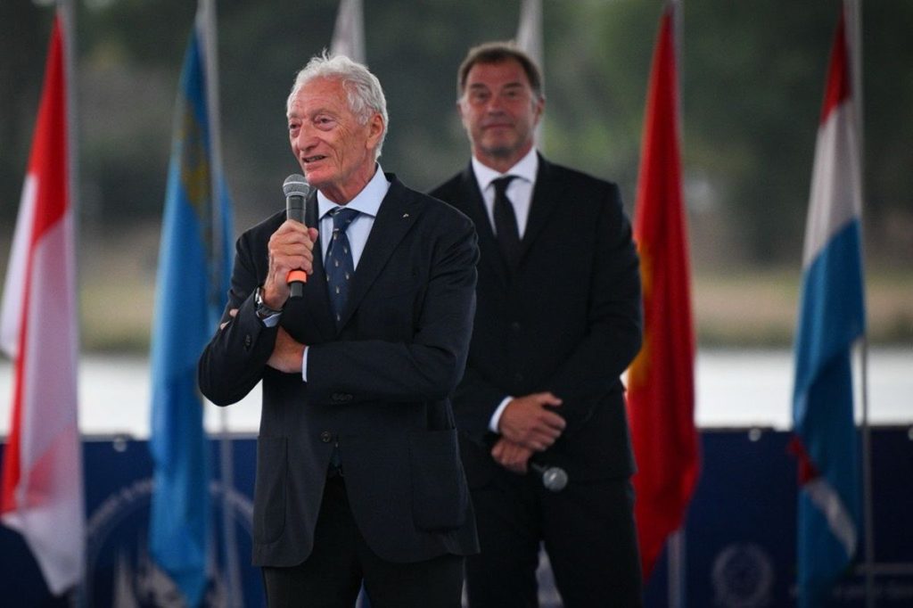 Mondiali di canoa a Milano: Buonfiglio invita all’unità attraverso lo sport.